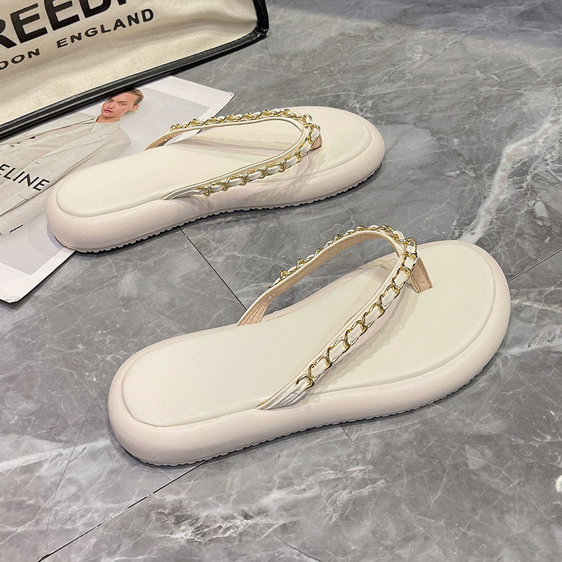 580 Slippers #25030901
