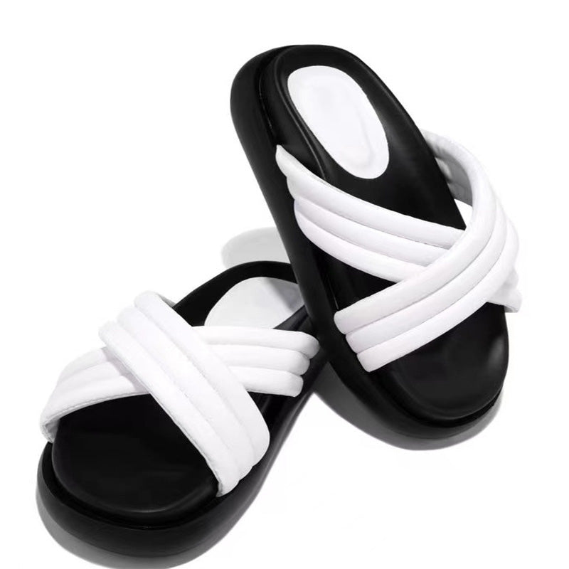 580 Slippers #24100904