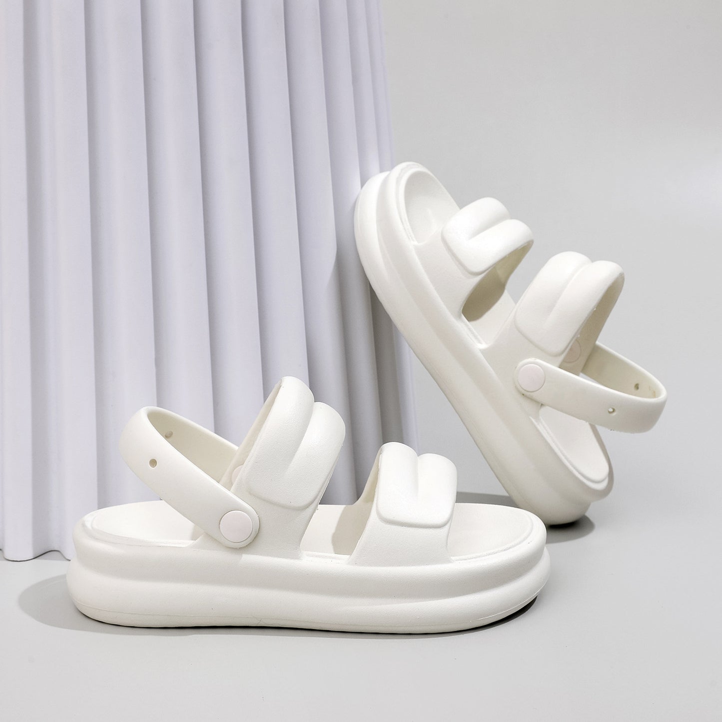 15 Slippers #24011402