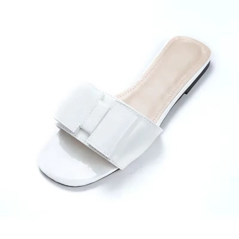 15 Slippers #23123003