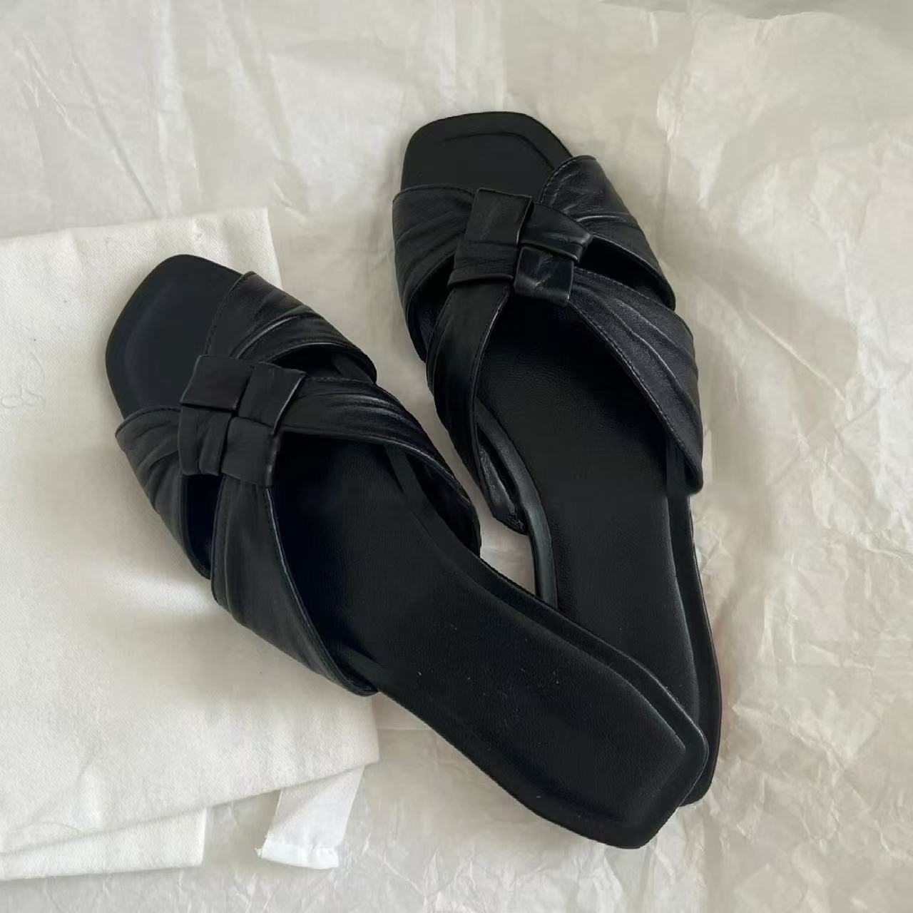15 Slippers #25050101