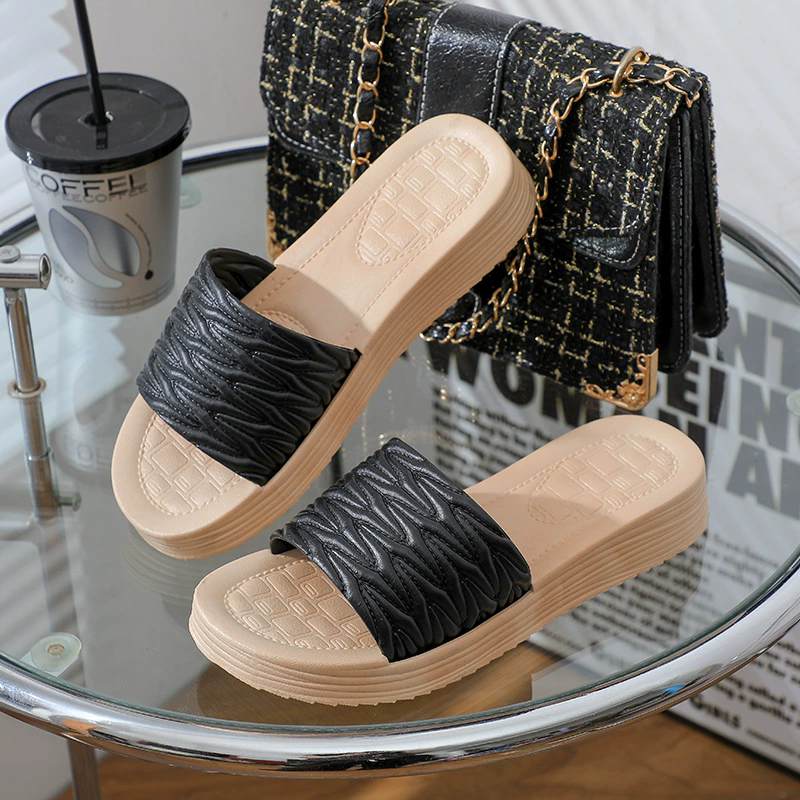 15 Slippers #25051303