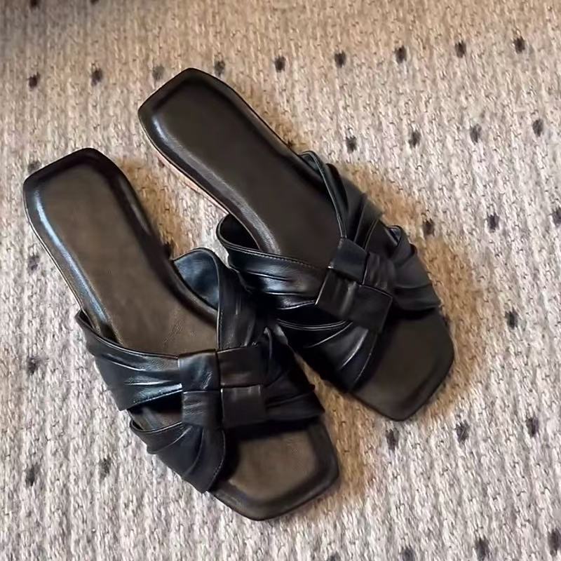 15 Slippers #25050101