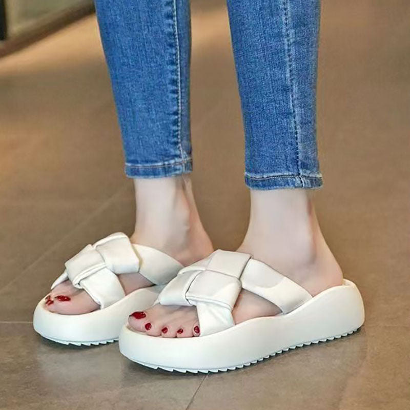 15 Slippers #25040405