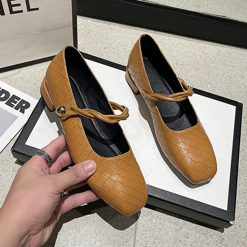15 Slippers #25042902