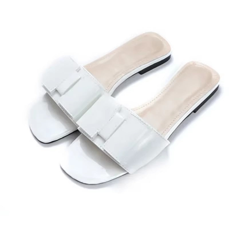 15 Slippers #23123003