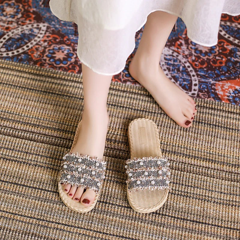 15 Slippers #24052902