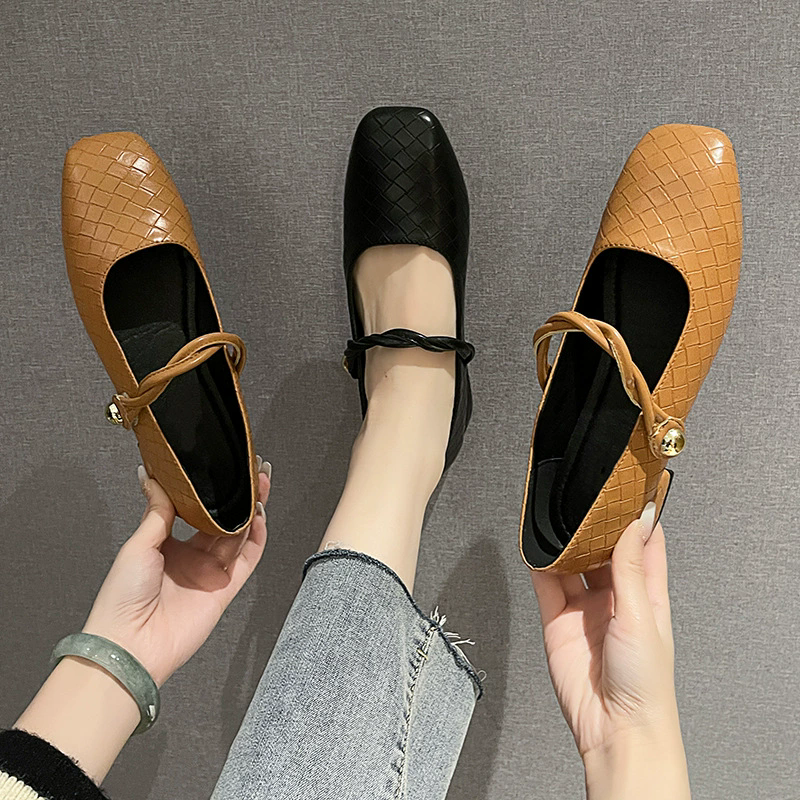 15 Slippers #25042902