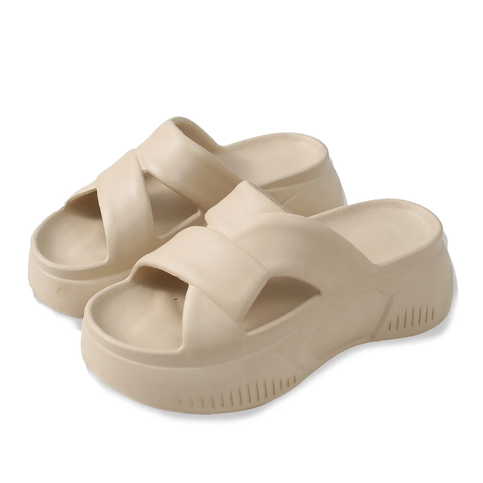 15 Slipper #24090305