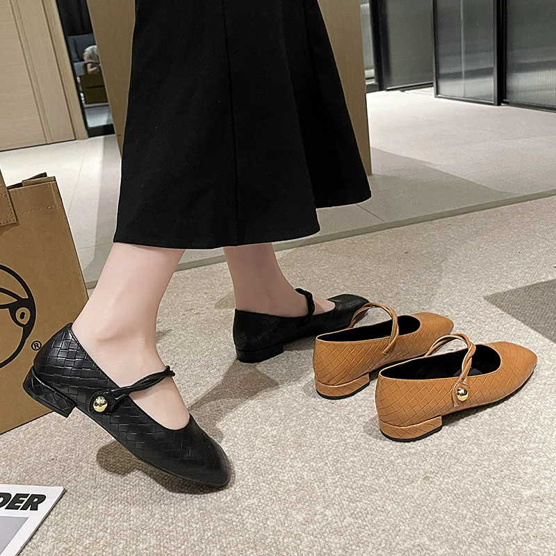 15 Slippers #25042902