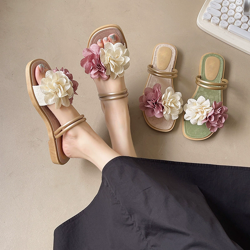 15 Slippers #25022401