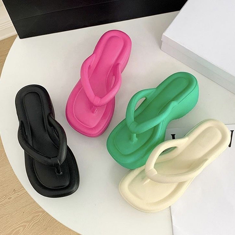 15 Slippers #23121404