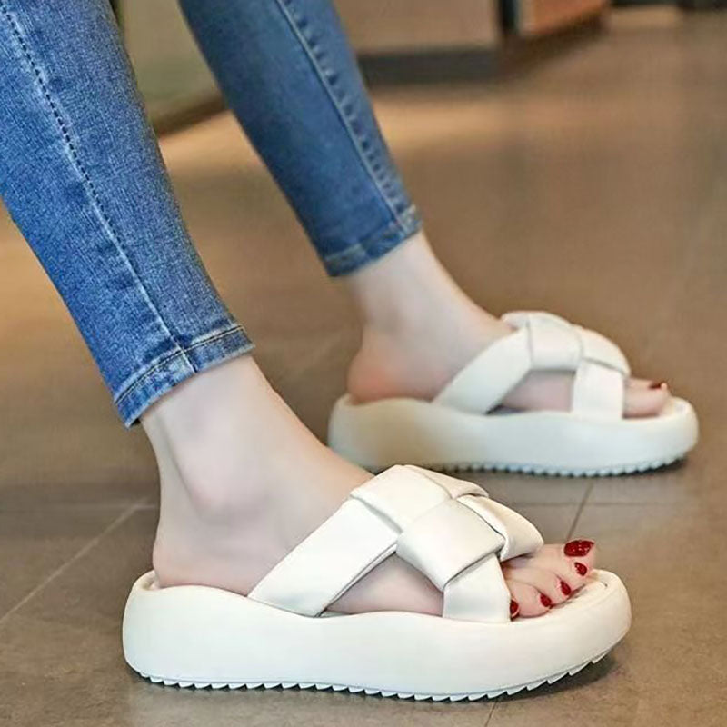 15 Slippers #25040405