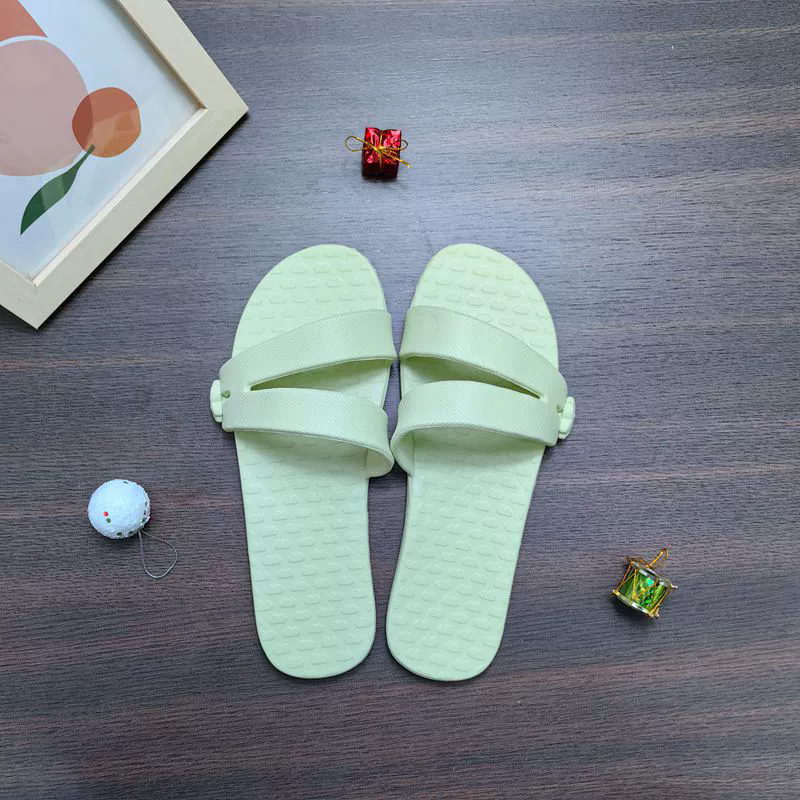 15 Slippers #25022403