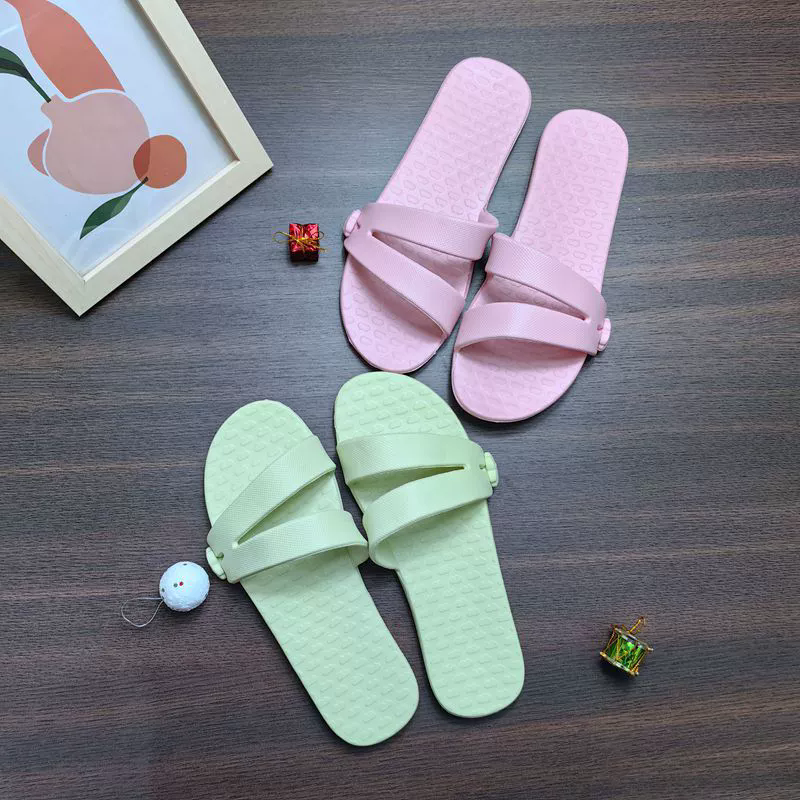 15 Slippers #25022403